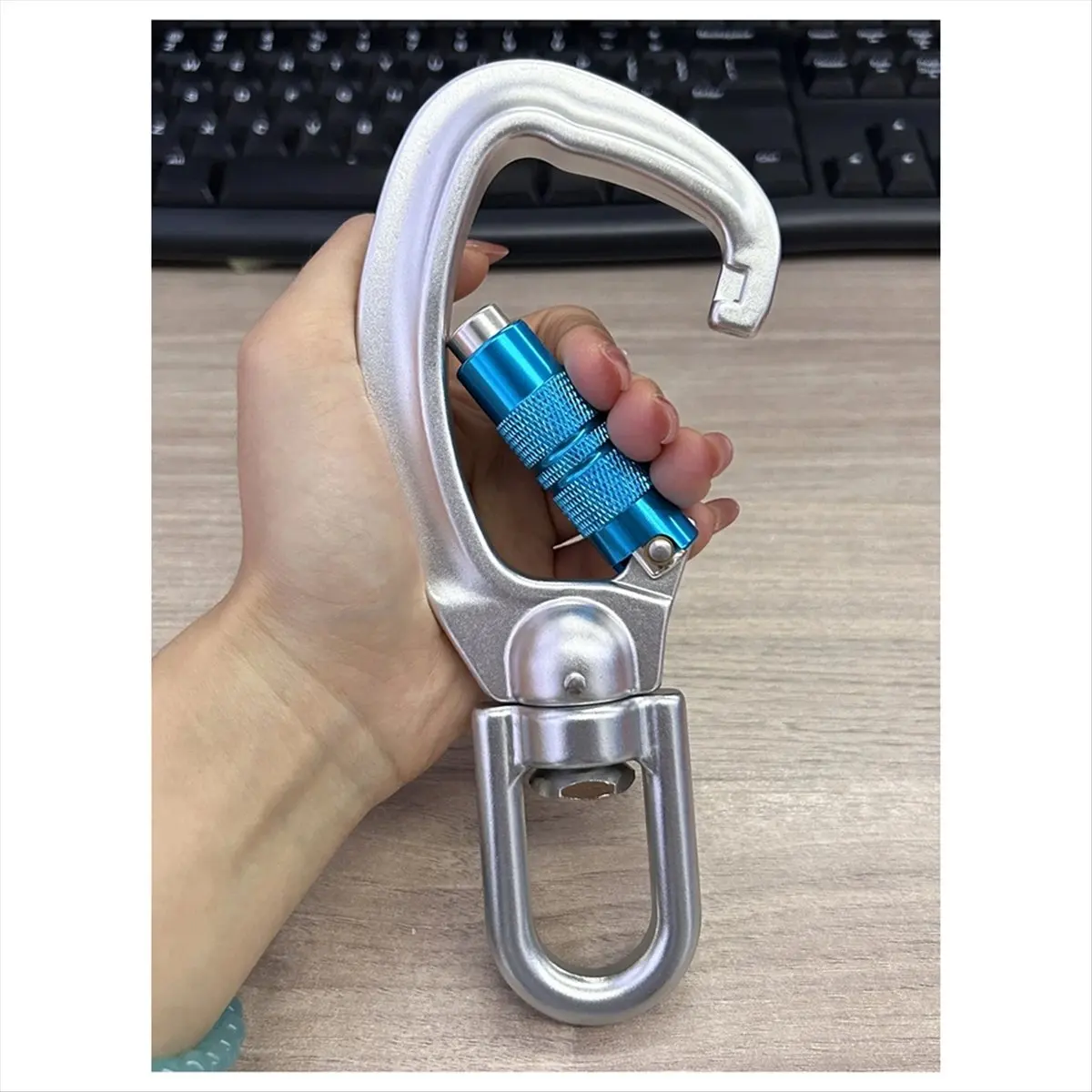 Swivel Carabiner Clip 360° Rotatable Carabiner Big Auto Locking Carabiner C-Ring Climbing Equipment Survival Rescue