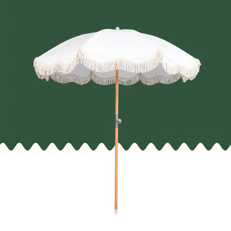 Homestay courtyard decoration large sun umbrella