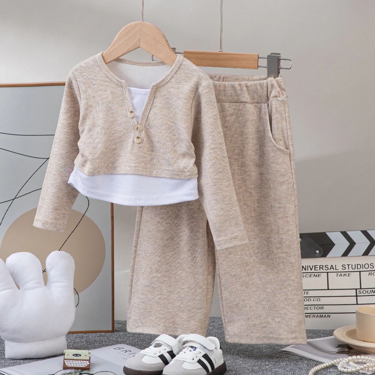 Girls' Solid-Colour Spring/Autumn Long-Sleeved Top and Trousers Casual Two-Piece Set, Trendy Outfit, Children's Fashion Apparel