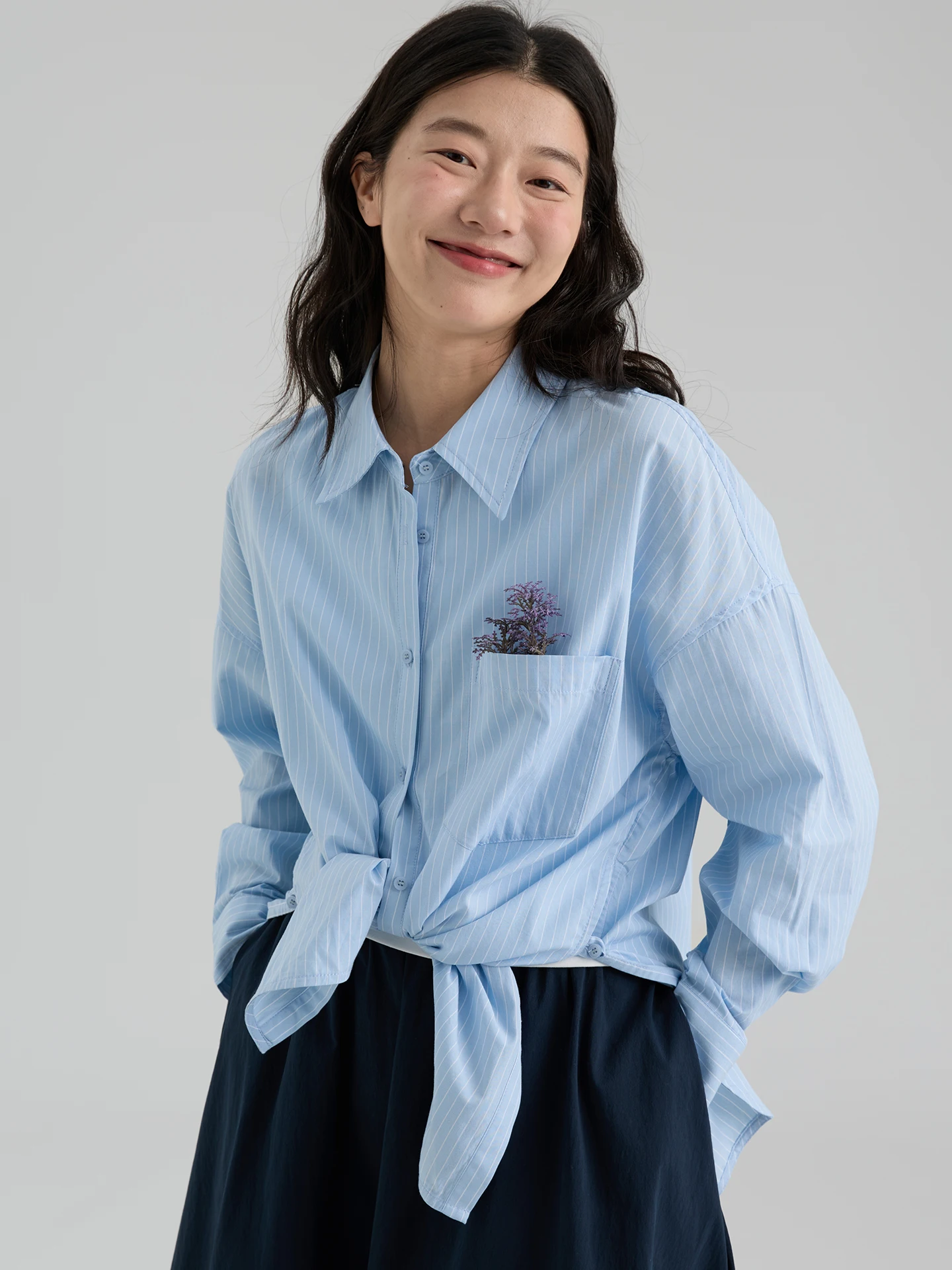 

Новая весенняя женская свободная хлопковая рубашка с длинным рукавом, в вертикальную полоску, модная, универсальная, в корейском стиле, топ