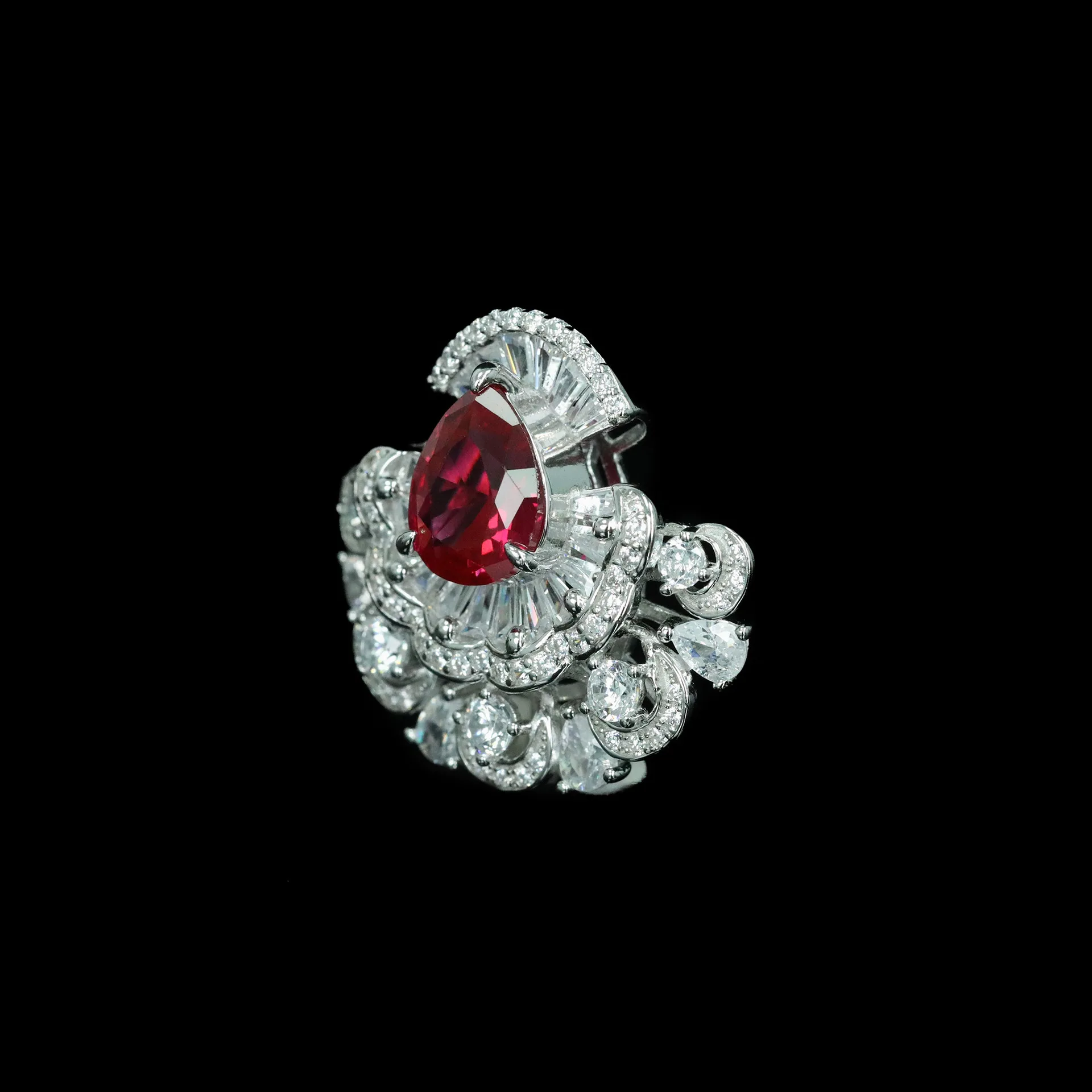 New S925 Silver Pendant High Carbon Diamond Dove Blood Red Pear Shaped Cut Girl's Skirt Girl Pendant Wedding Jewelry