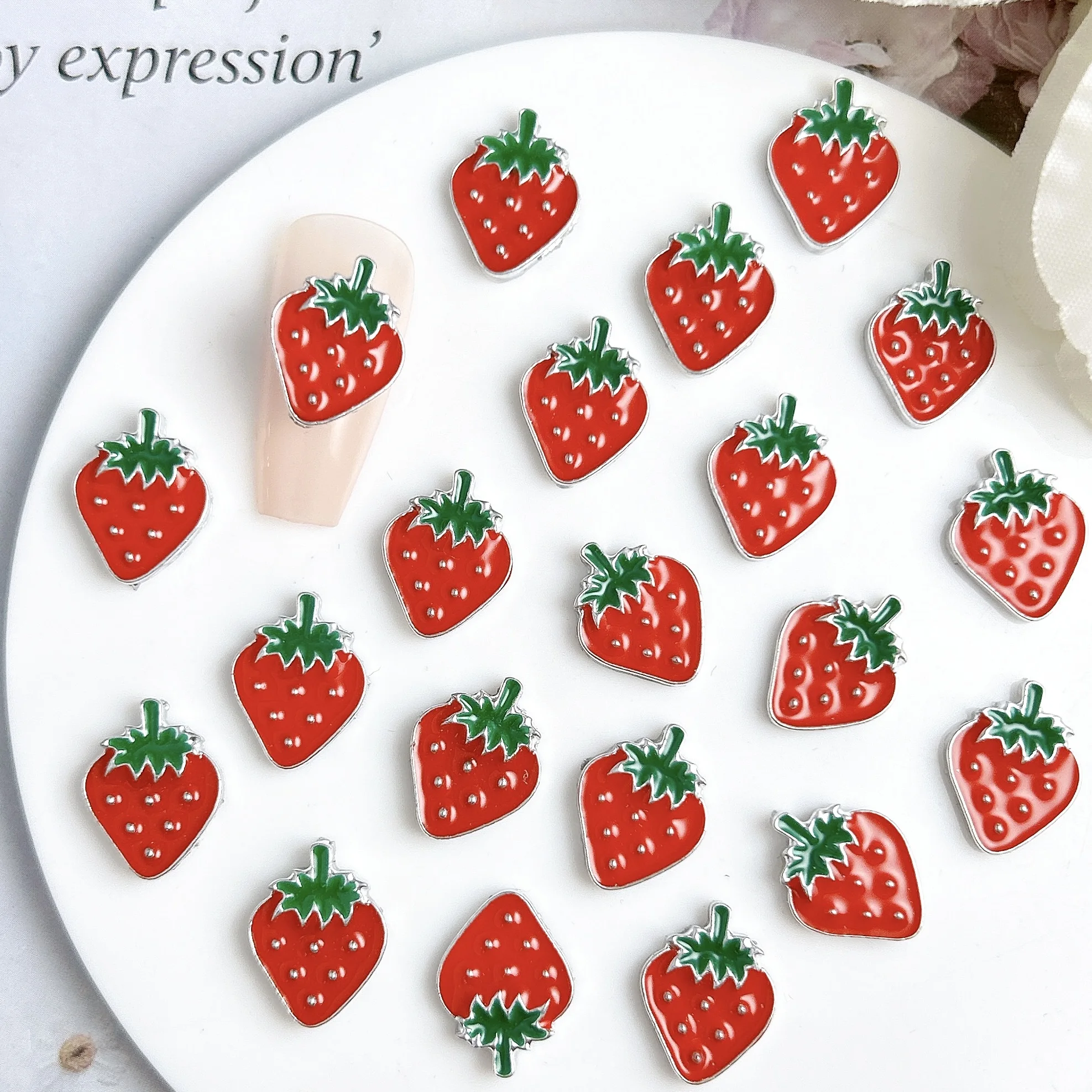 30 pçs adorável simulado morango liga encantos da arte do prego 3d criativo verão vermelho morango decorações de unhas diy grampo de cabelo unhas
