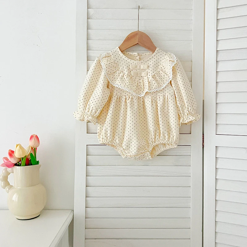 جديد ربيع 2026 ملابس داخلية للفتيات حديثي الولادة بأكمام طويلة من القطن للأطفال الرضع بدلة بنقاط صغيرة 0-24 متر ملابس أطفال حلوة
