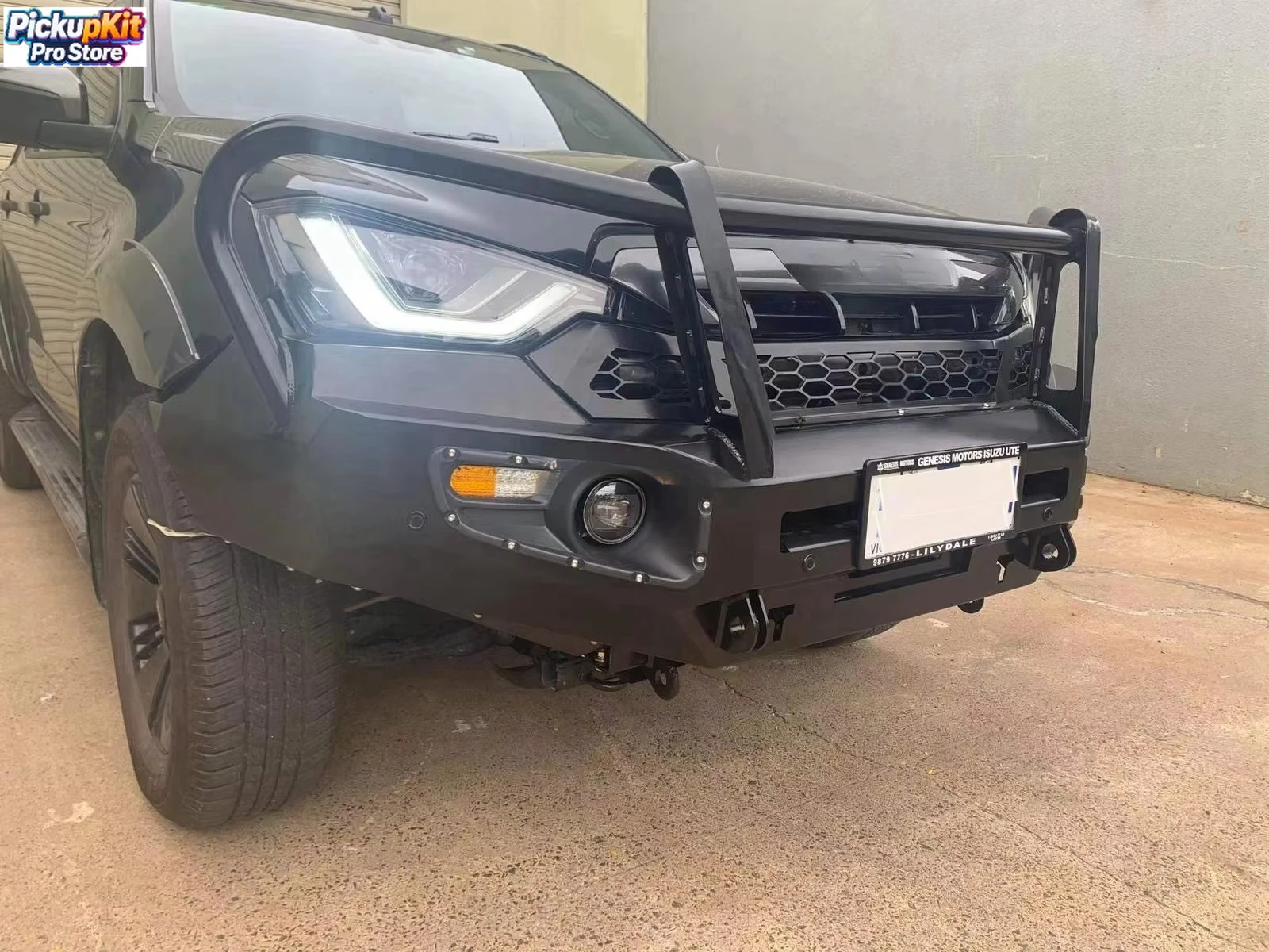 

Heavy-Duty Steel Bull Bar Front Bumper for D-MAX