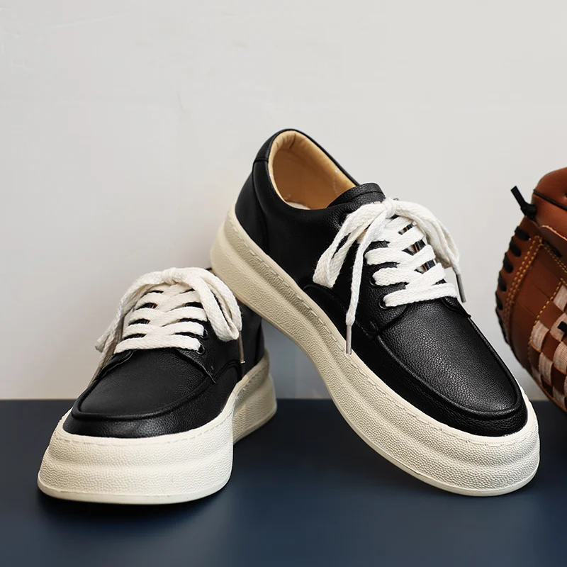 

Men's Shoes Comfy Outdoor Leather Shoes New Lace Up Breathable Retro Casual Shoes for Men Walking Sneakers Mocassin