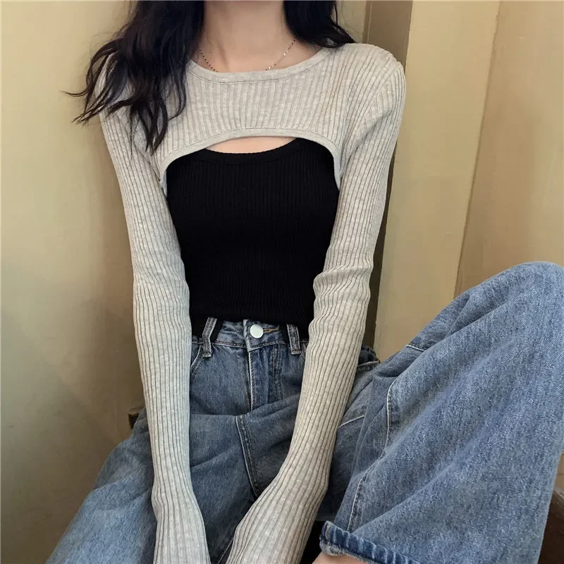 2024 Long Sleeved New Sunscreen Cover Up Thin T-shirt for Women with A Sense of Design Niche Short White Top Instagram Trend