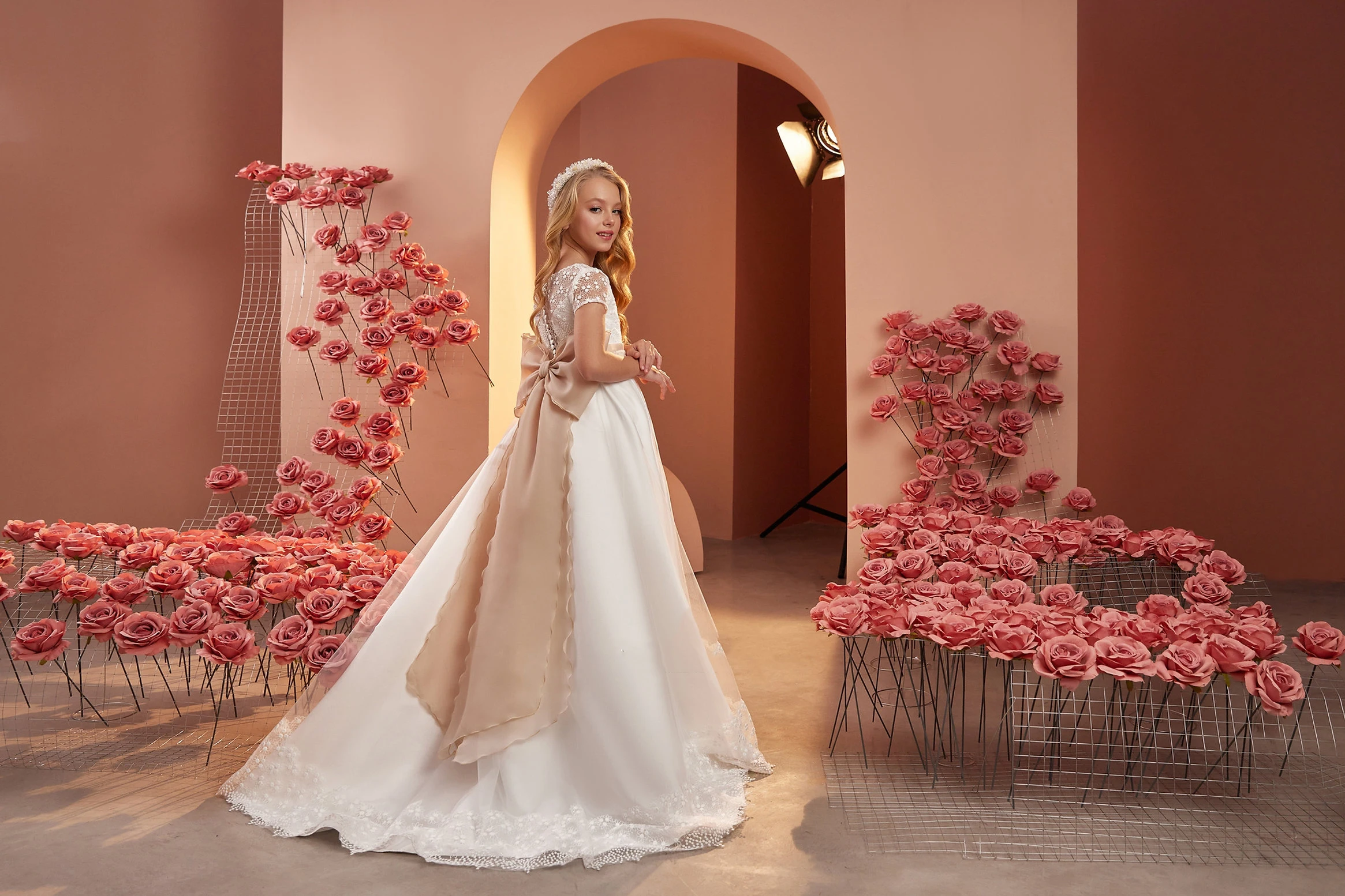 Vestido de niña de flores de encaje blanco para boda, apliques de satén hasta el suelo con lazo, vestidos de baile de cumpleaños para niños, vestido de primera comunión