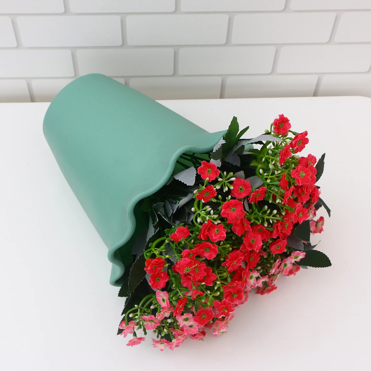 

Plastic Hanging Flower Pot Wall Planter Boxes Outdoor Deck Railing Basket Large Capacity Durable Eco Friendly Material Kids