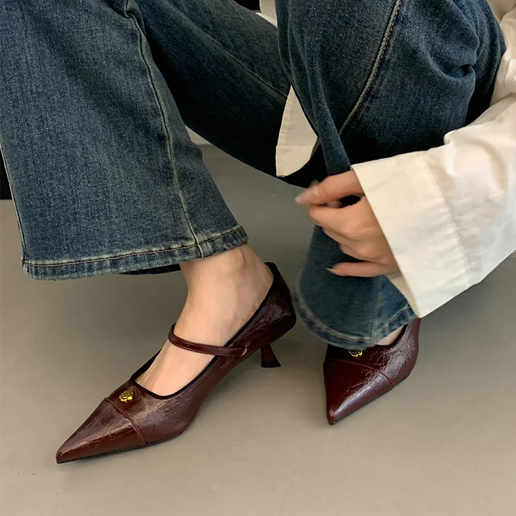 แอฟริกันผู้หญิงรองเท้ารองเท้าส้นสูง 2025 ชี้ปั๊ม Burgundy สบายล่าสุด Retro Beige Toe ฤดูใบไม้ผลิ Fine สูงบางรองเท้าส้นสูง