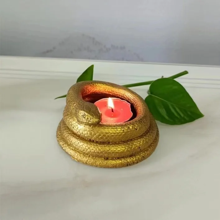 Portacandele serpente d\'oro Vintage stufa di incenso resina camera da letto per uso domestico ornamenti per ufficio Lucky Fortune Zodiac Snake Gifts