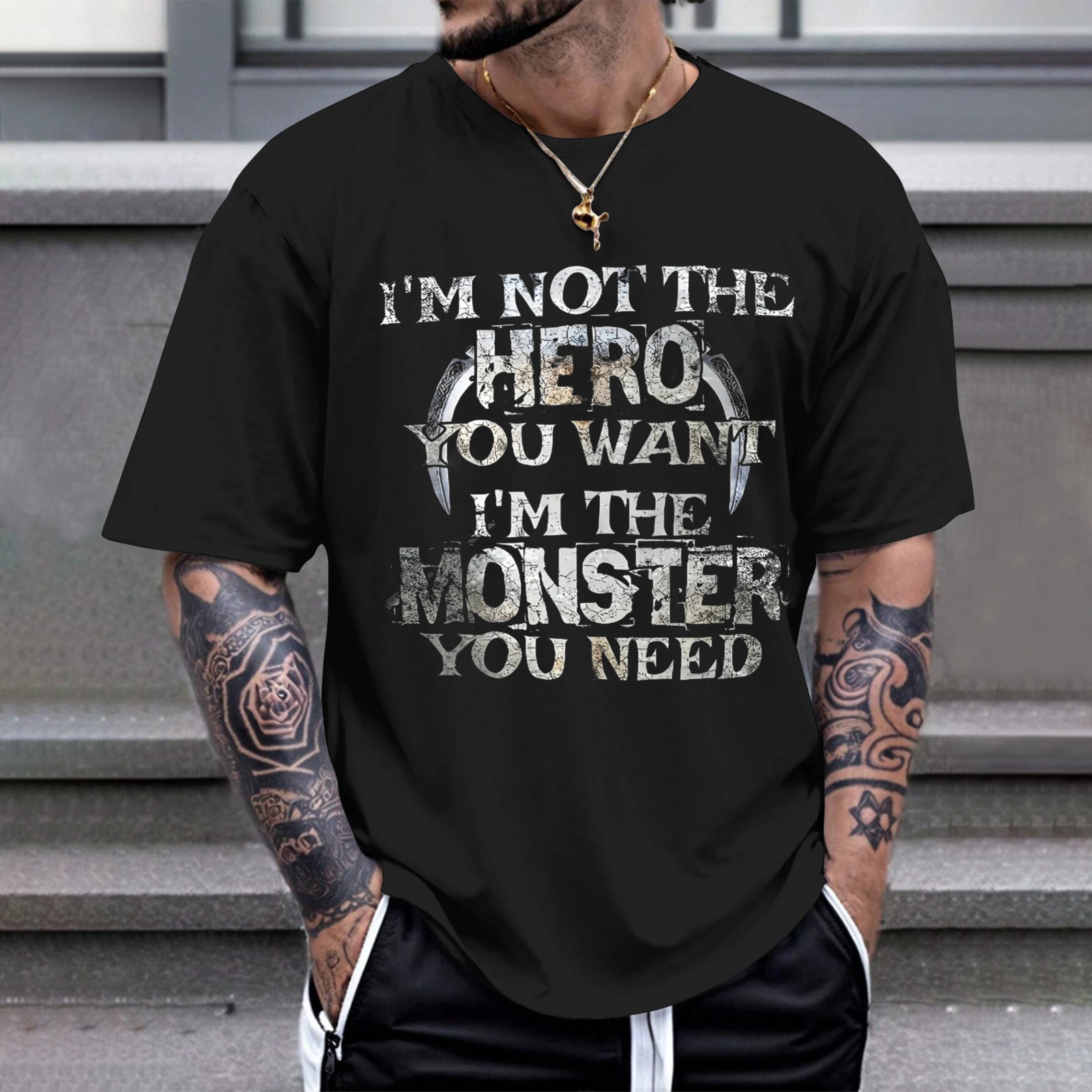 Herren-T-Shirt „I'm Not The Hero You Want I'm The Monster You Need“ – perfekt für Freizeitkleidung, Partys und Karneval-Outfits