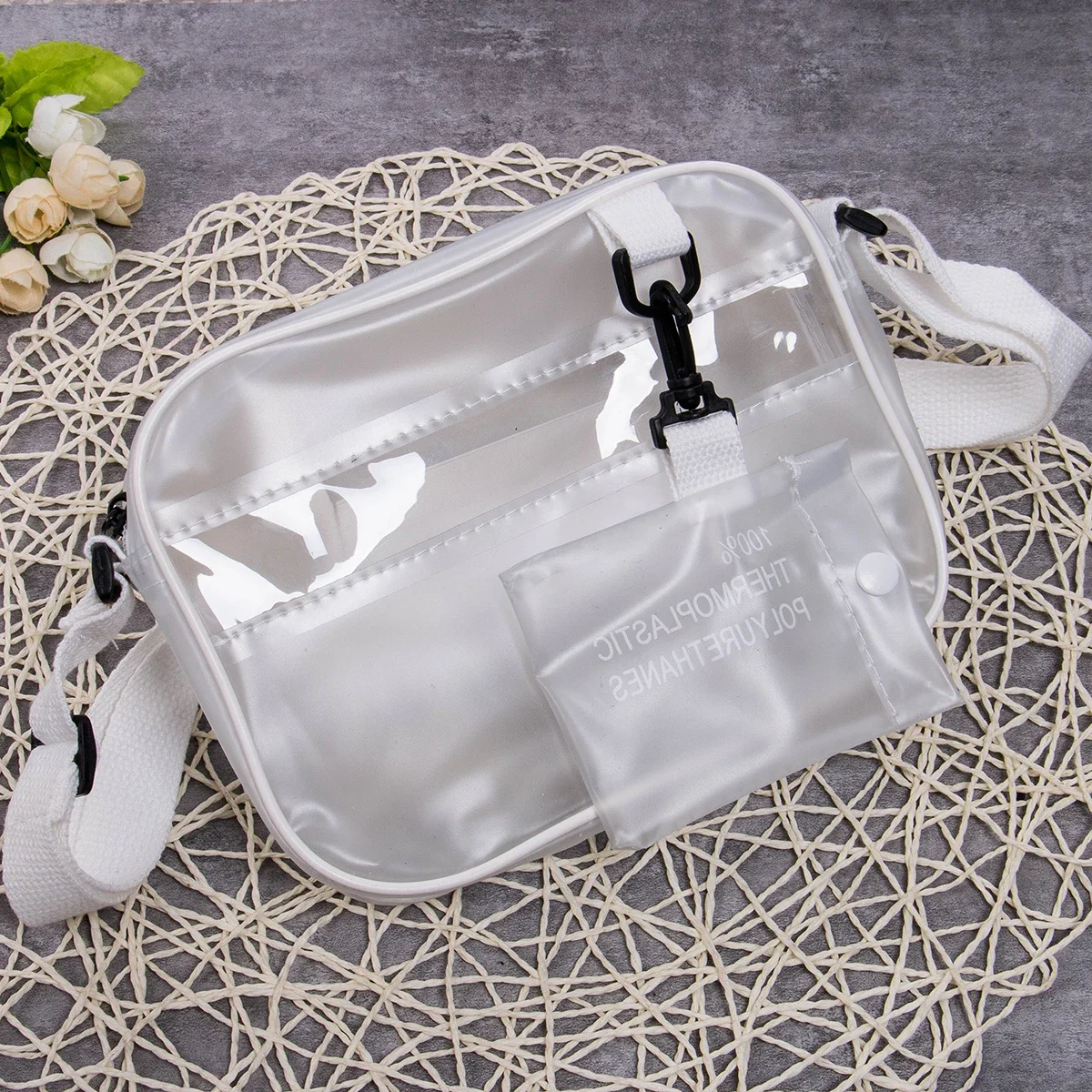 

Women Crossbody Messenger Shoulder Bag with Adjustable Strap PVC Zipper Handbag Transparent Purse Clear Tote Bag