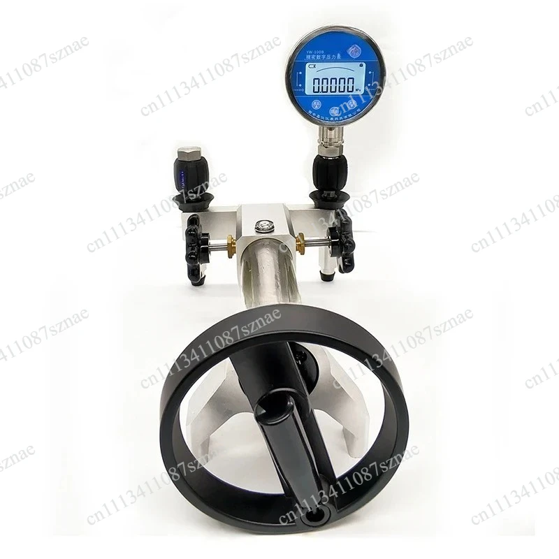 

700Bar Portable Hydraulic Hand Pump for Pressure Calibration, Includes High-Accuracy Gauge for Industrial Use