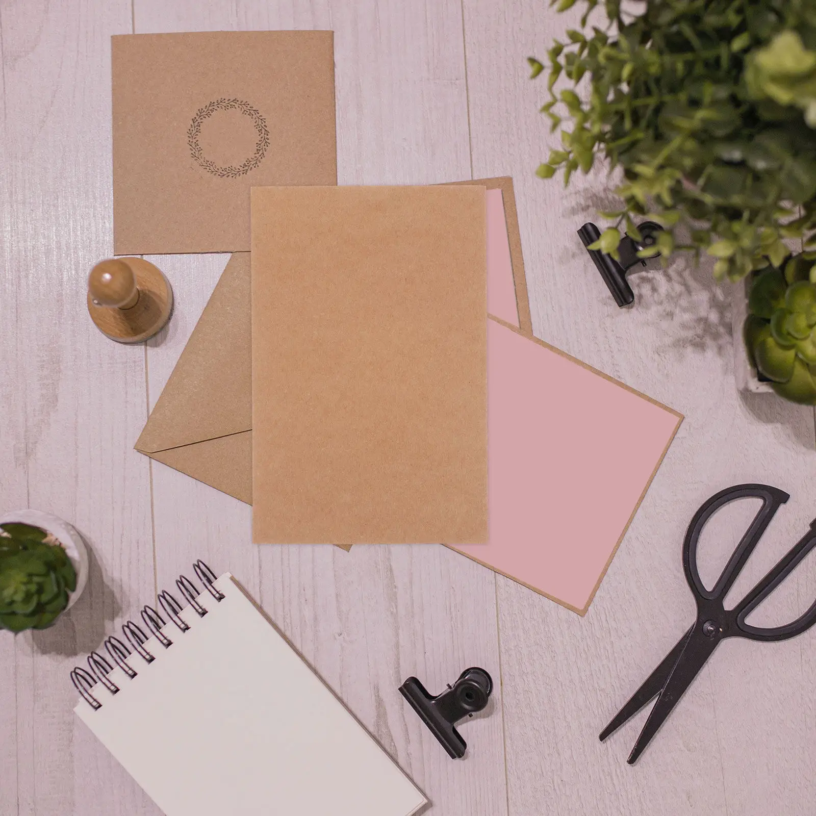 

100Pcs Blank Message Cards Kraft Paper Memo Cards for Writing Greeting Card Craft DIY Tags Gift Wedding Party Favors