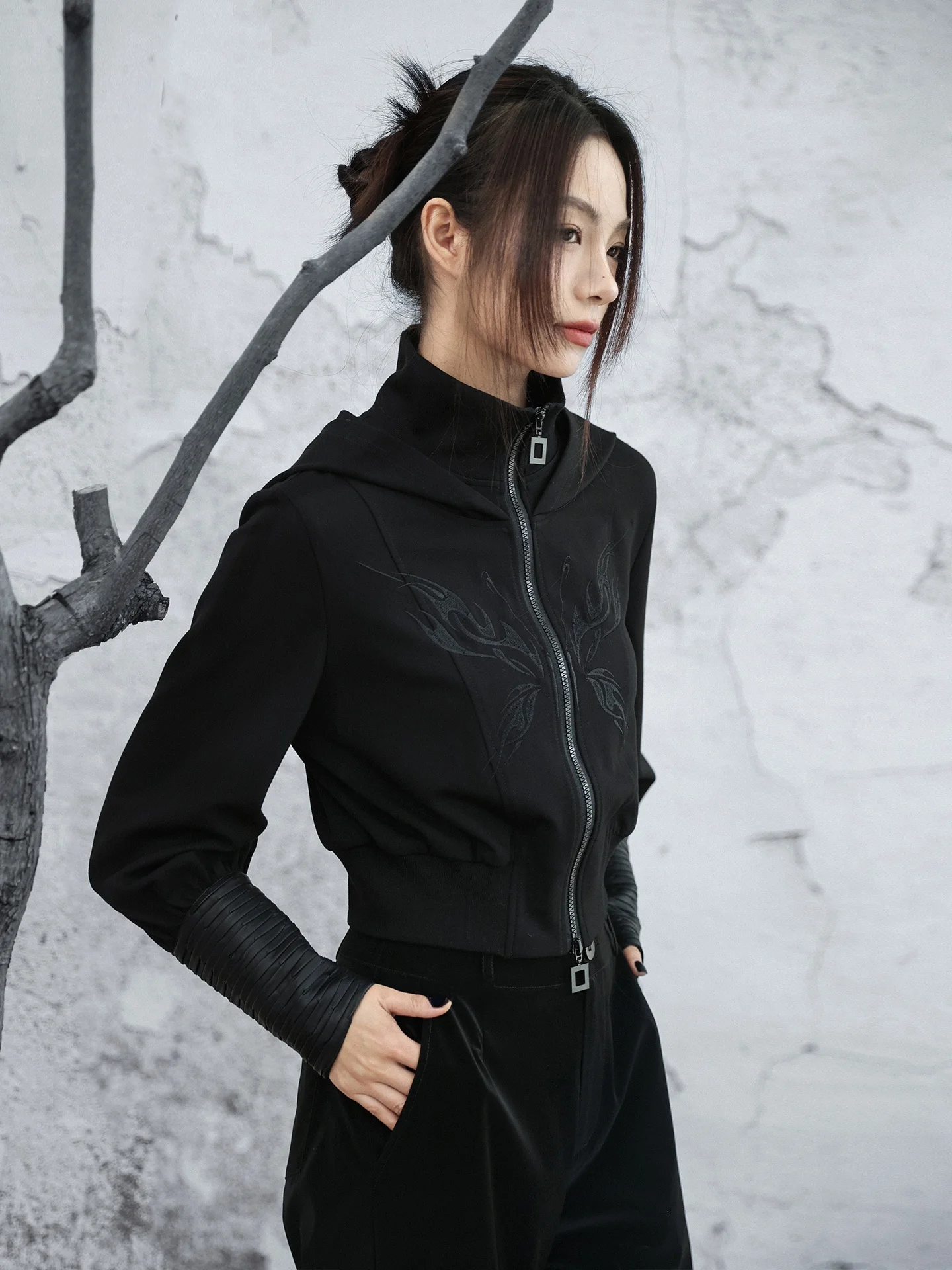 

Dark Embroidered Hoodie Women's Fashion Spring New Style Slim Fit Cotton Polyester Blend Short Coat with Hood