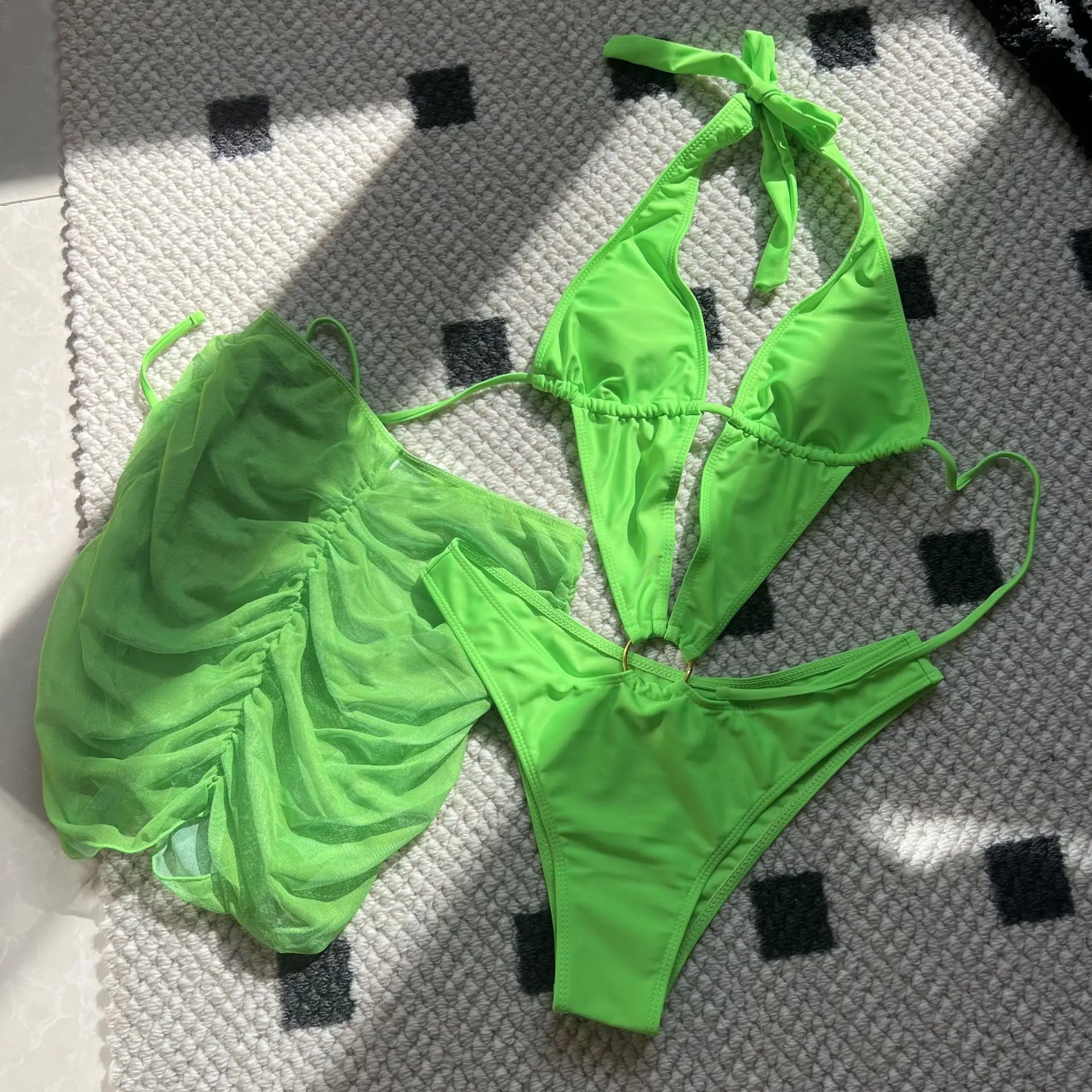 

Сексуальные боди с металлическим кольцом, купальники, комплекты бикини, 3 шт., с мятой сеткой, мини-юбка, купальники, купальный костюм, пляжная одежда, бикини