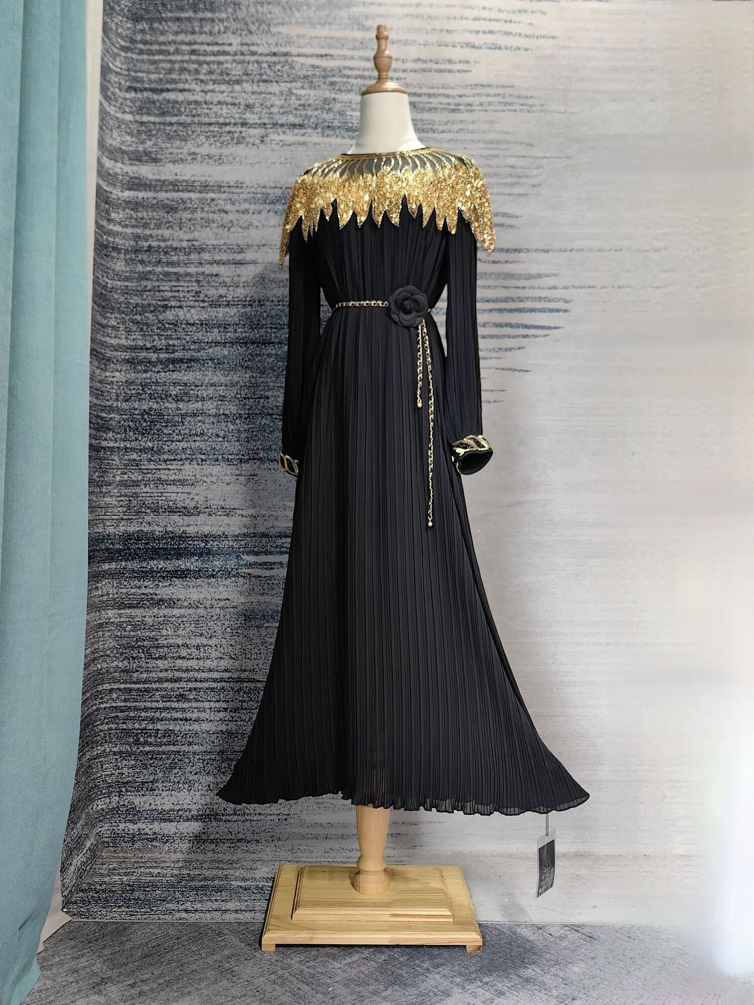 Autumn Muslim Style Golden Beaded Diamonds Pleated Prom Evening Dress Women Loose Big Size Long Sleeve A Line Party Dresses
