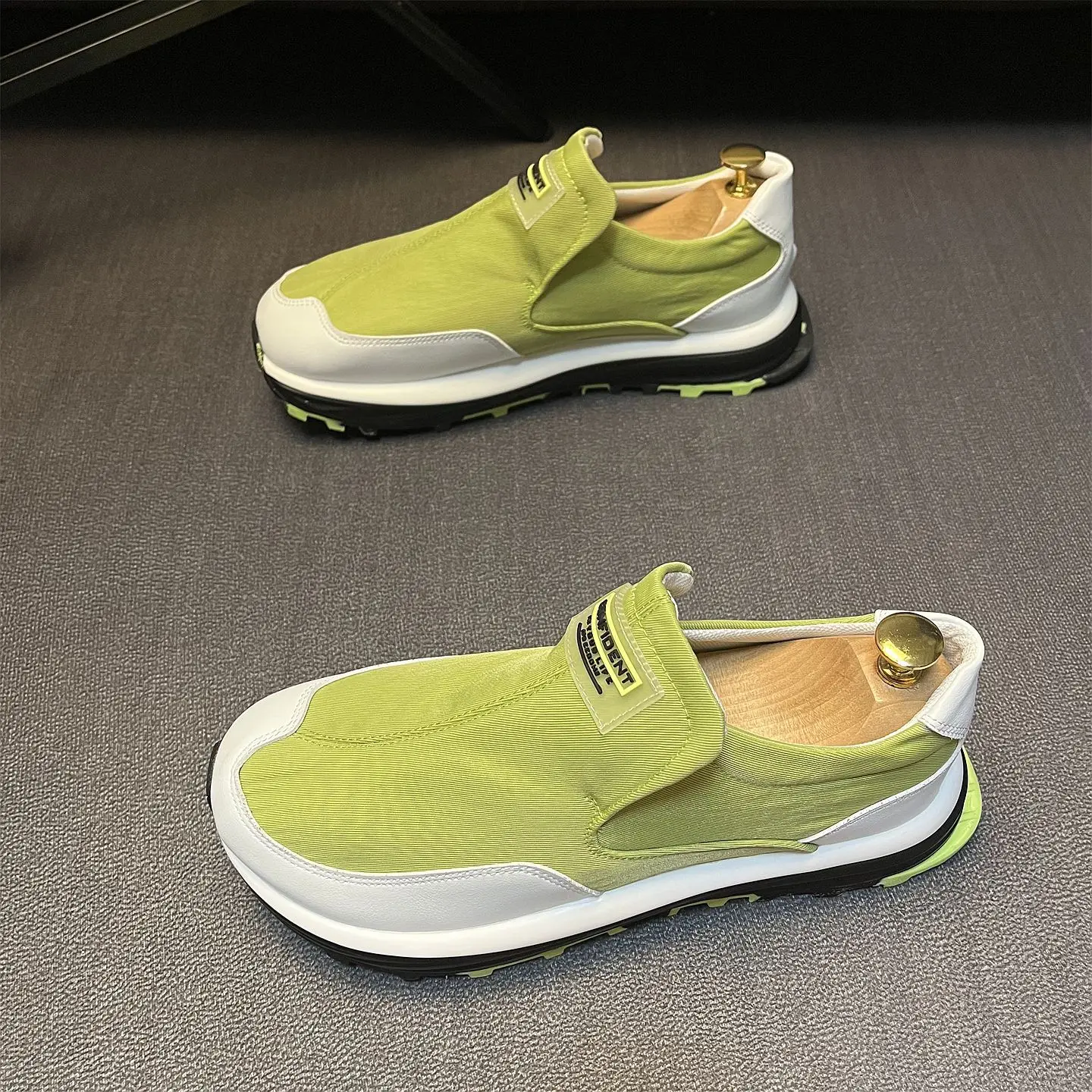 أحذية قماشية صيفية قابلة للتنفس وغير قابلة للانزلاق لمشاهير الإنترنت أحذية قماشية كاجوال للرجال أحذية تزلج رياضية غير رسمية