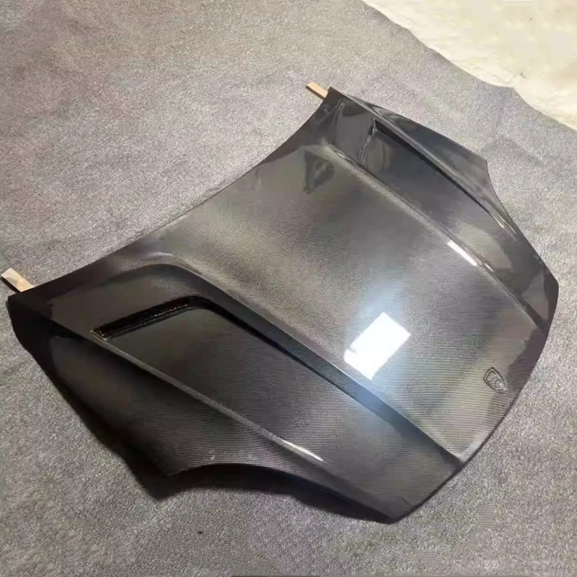 

Body Kit Carbon Fiber Engine Cover for Porsche Cayenne 9Y0 Hood Modified Light Weight Bonnet Car Accessories