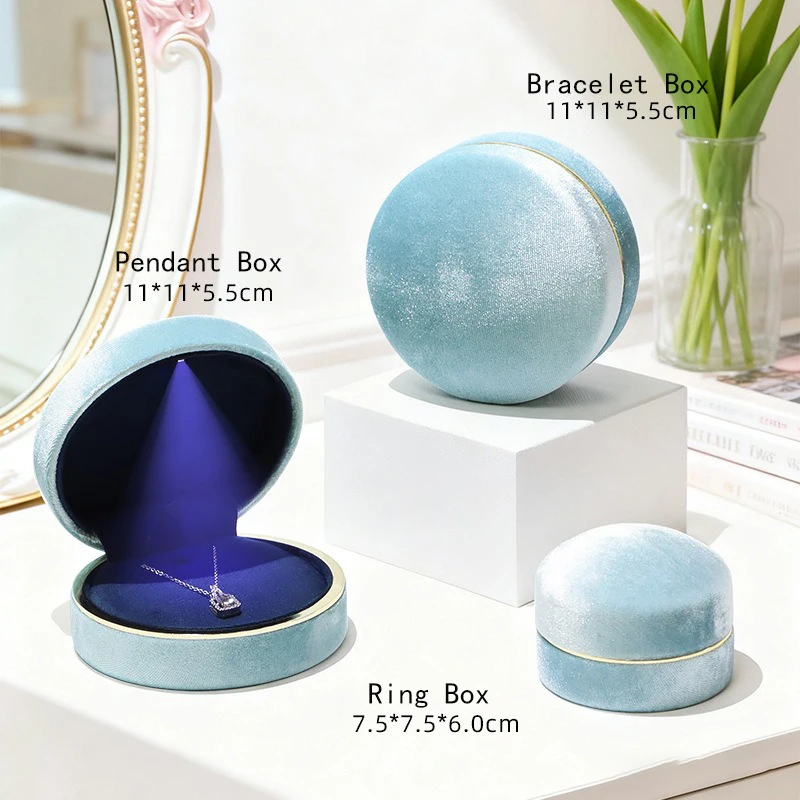 

Бархатная шкатулка для драгоценностей, роскошный светодиодный футляр для ювелирных изделий, коробка для хранения колец, модная коробка для хранения подвесок на праздники, юбилеи
