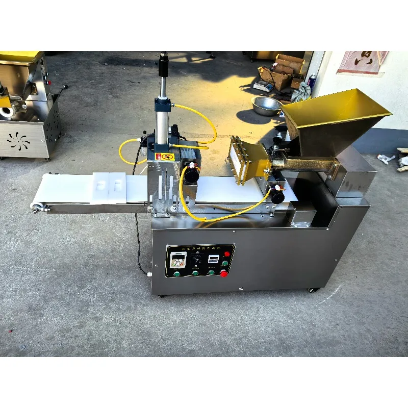 Pneumatic Automatic Dough Press Forming Machine Commercial Dough Extruder Molding Machine With Conveyor Belt Customized