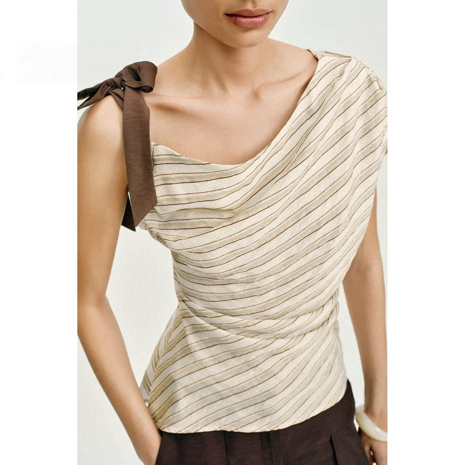 

Asymmetric Stripe Sleeveless Vest Women's Fashionable Slant Collar Top Commute Style Comfortable Fit Spring Collection