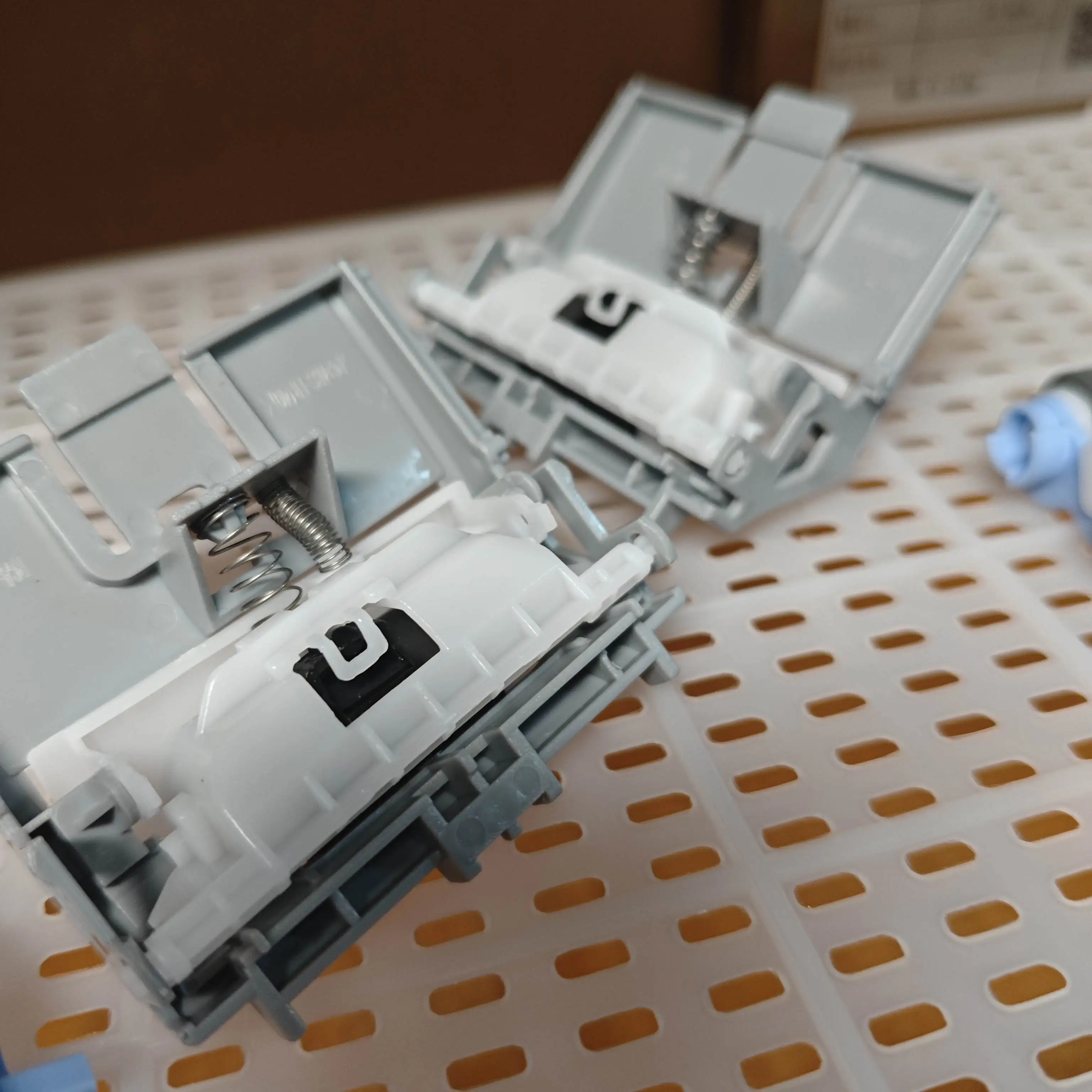 

10sets F2A68-67913 RM2-5752-000 Separation Pickup Roller for HP M501 M506 M507 M527 M528 for CANON D1620 D1650 LBP312