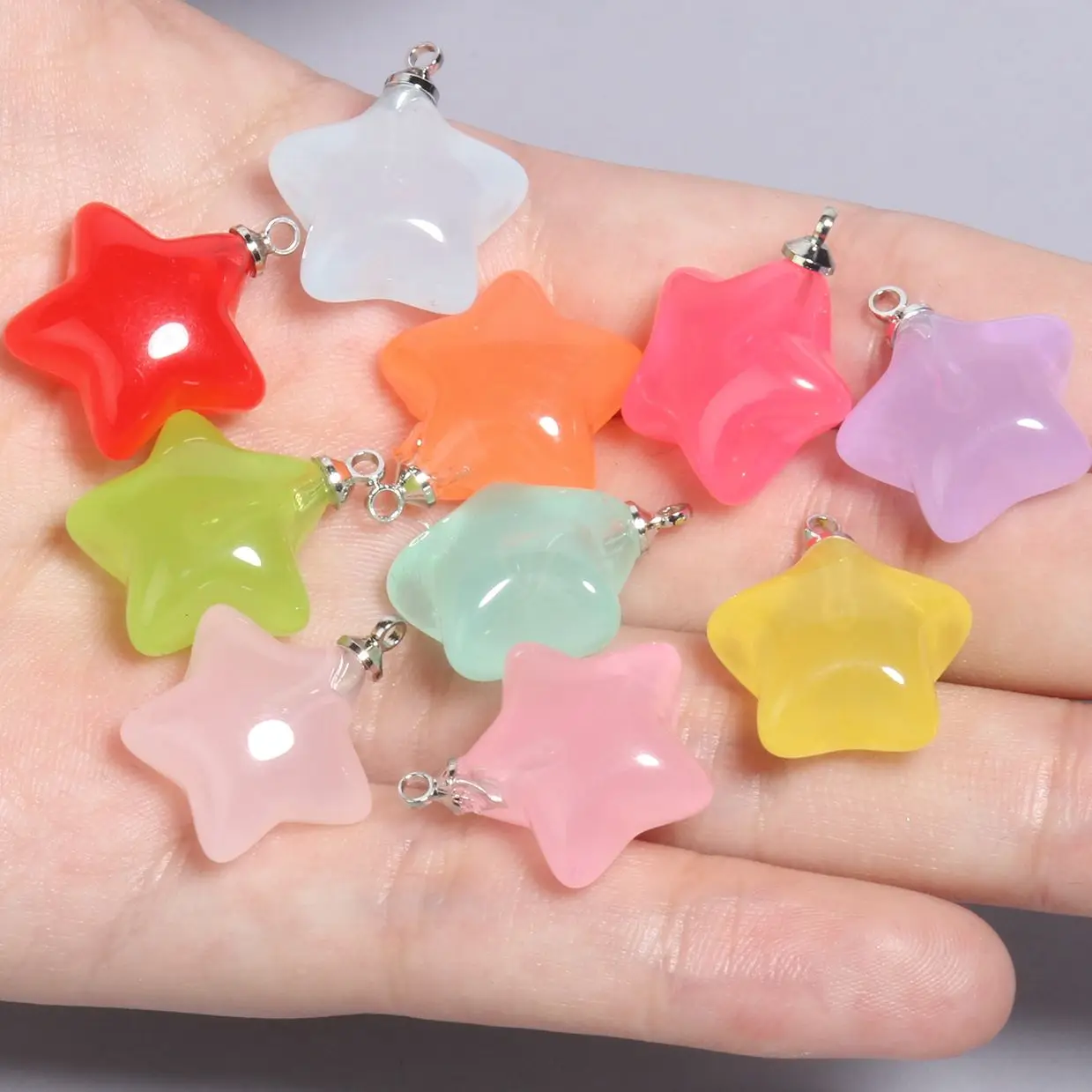10 sztuk/partia mieszane śliczne żywica gwiazda Charms wisiorki DIY bransoletki naszyjniki kolczyki do tworzenia biżuterii znalezienie brelok 20x17.5mm