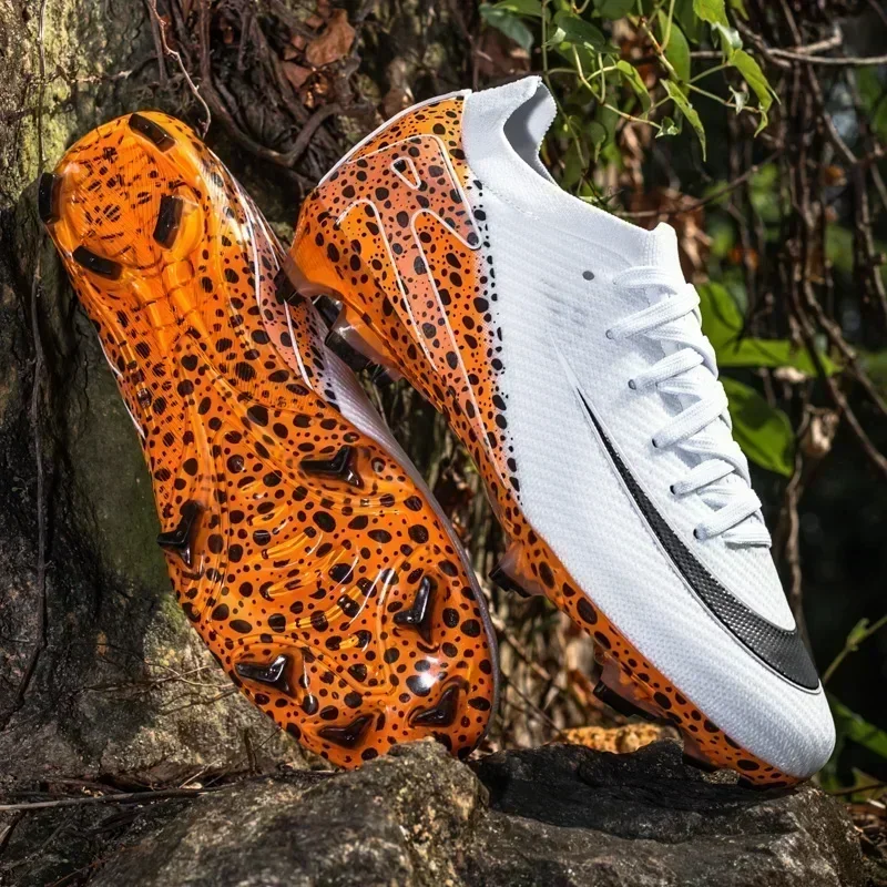 

New Men Non-Slip TF/FG Professional Football Boots Sports Shoes Boys Sneakers Soccer Shoes Ankle Match Unisex Comfortable