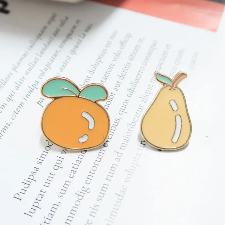 Creative Fruit Enamel Brooch Yellow Orange Pear Persimmon Alloy Pins Personalized Badge Fun Jewelry Accessories Gift