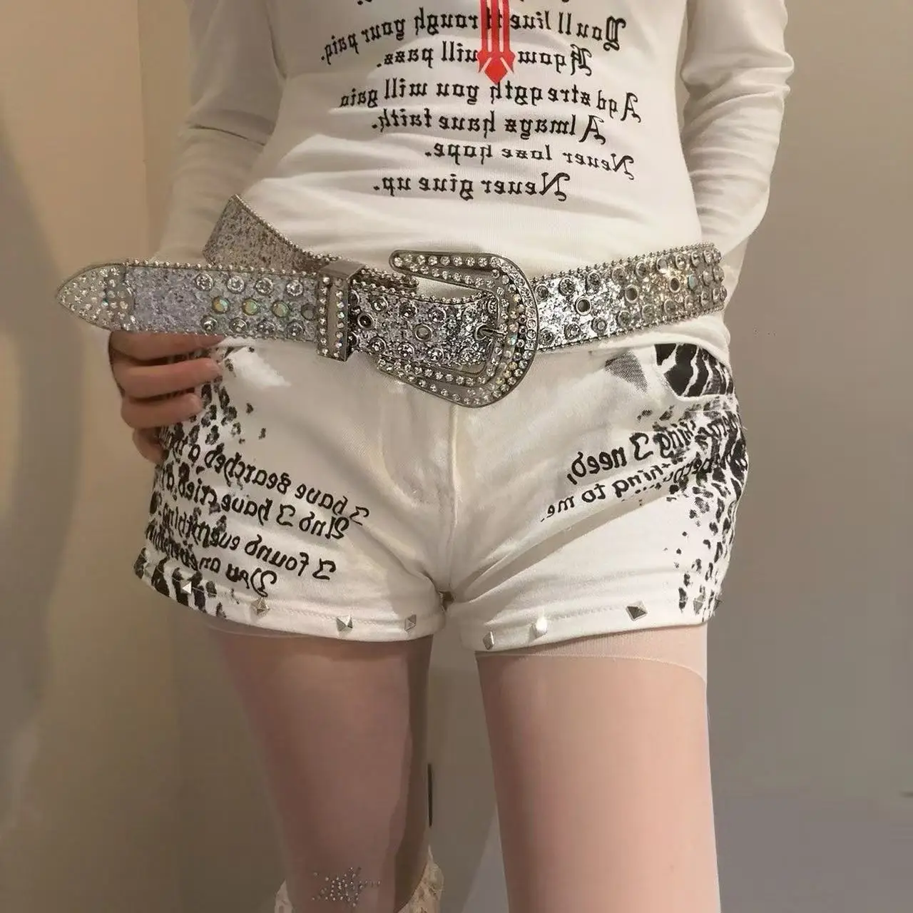 

Spice Girls Y2k Snake Print Rivet Low-rise Denim Super Shorts Summer New Design Tight Hip-wrapped Hot Pants