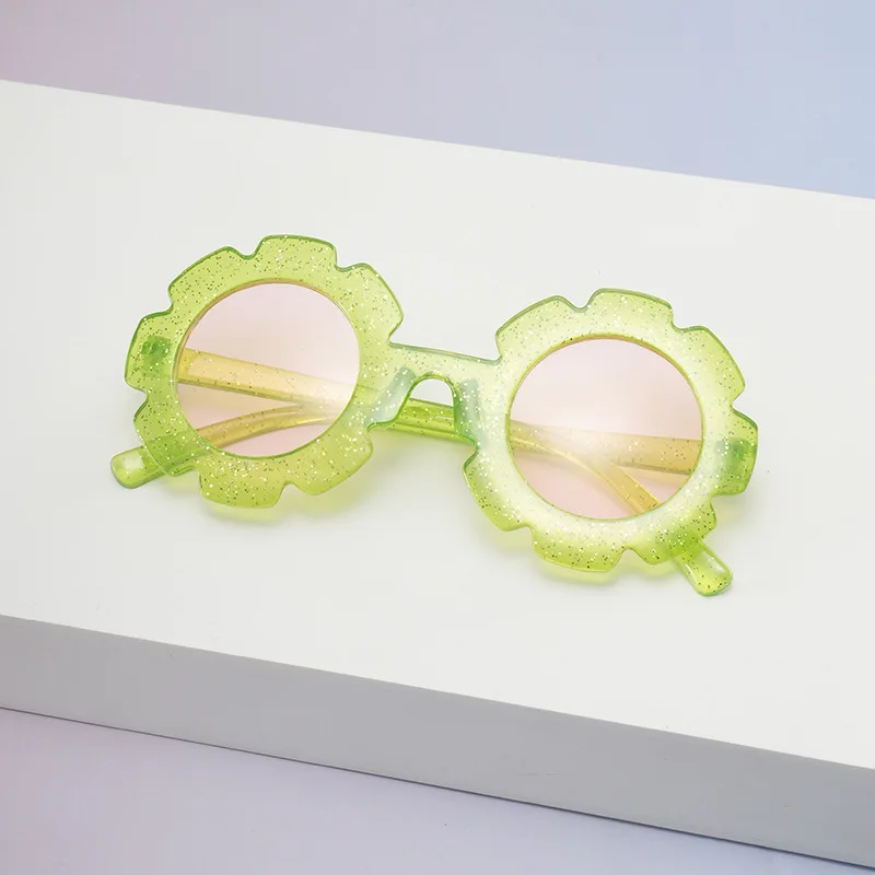 Niedliche runde Sonnenbrille mit Blumenmuster, modische Brille für junge Leute, langlebiger PC-Rahmen, perfekt für Outdoor-Spaß und Modenschauen – Detail 5