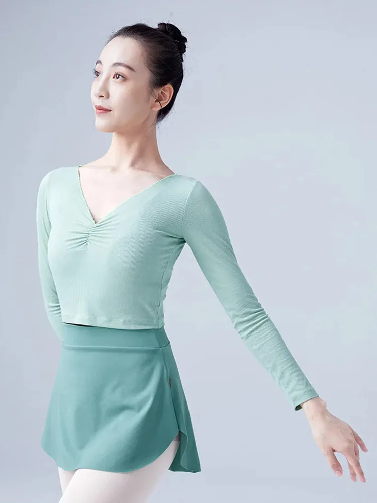 قميص رقص بأكمام طويلة ورقبة على شكل حرف V بلون سادة - قميص أداء باليه أنيق للنساء زي المسرح الفني