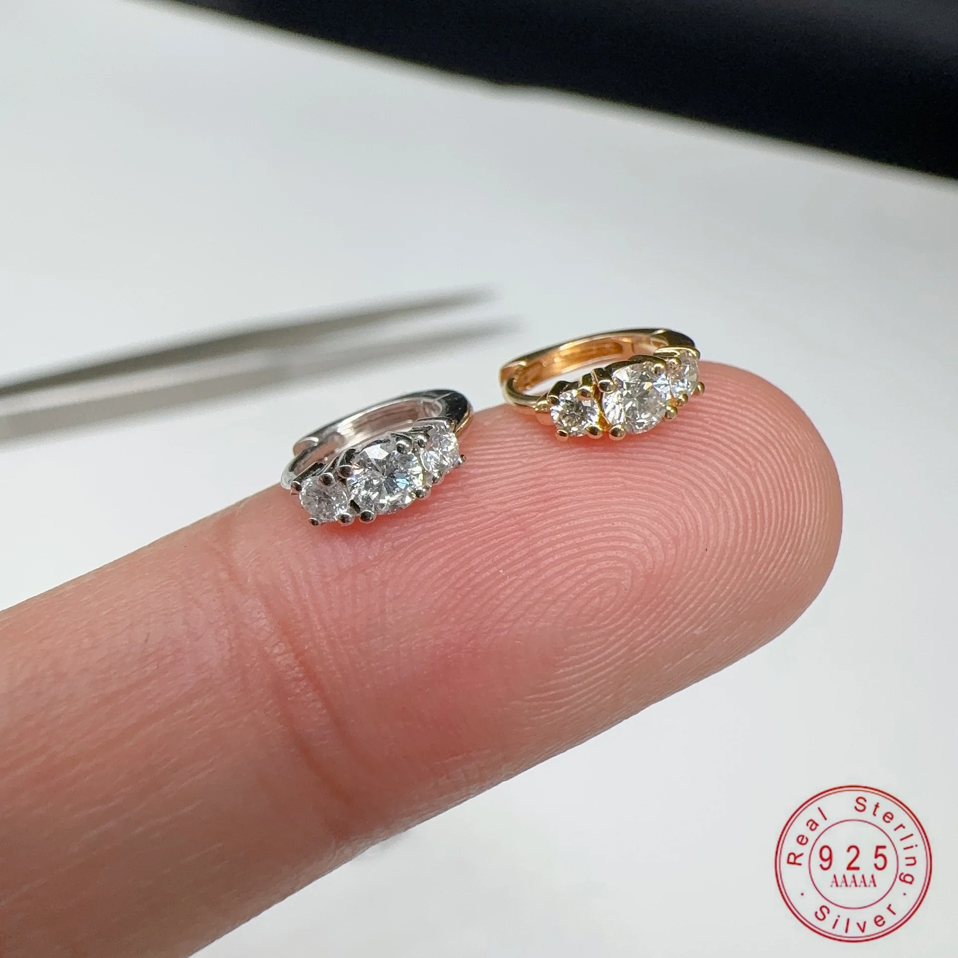 925 Sterling Silber 18K Vergoldete Cluster Runde Kubische Zirkonia Knorpel-Creolen für Damen, Stapelbare Piercing-Schmuckstücke