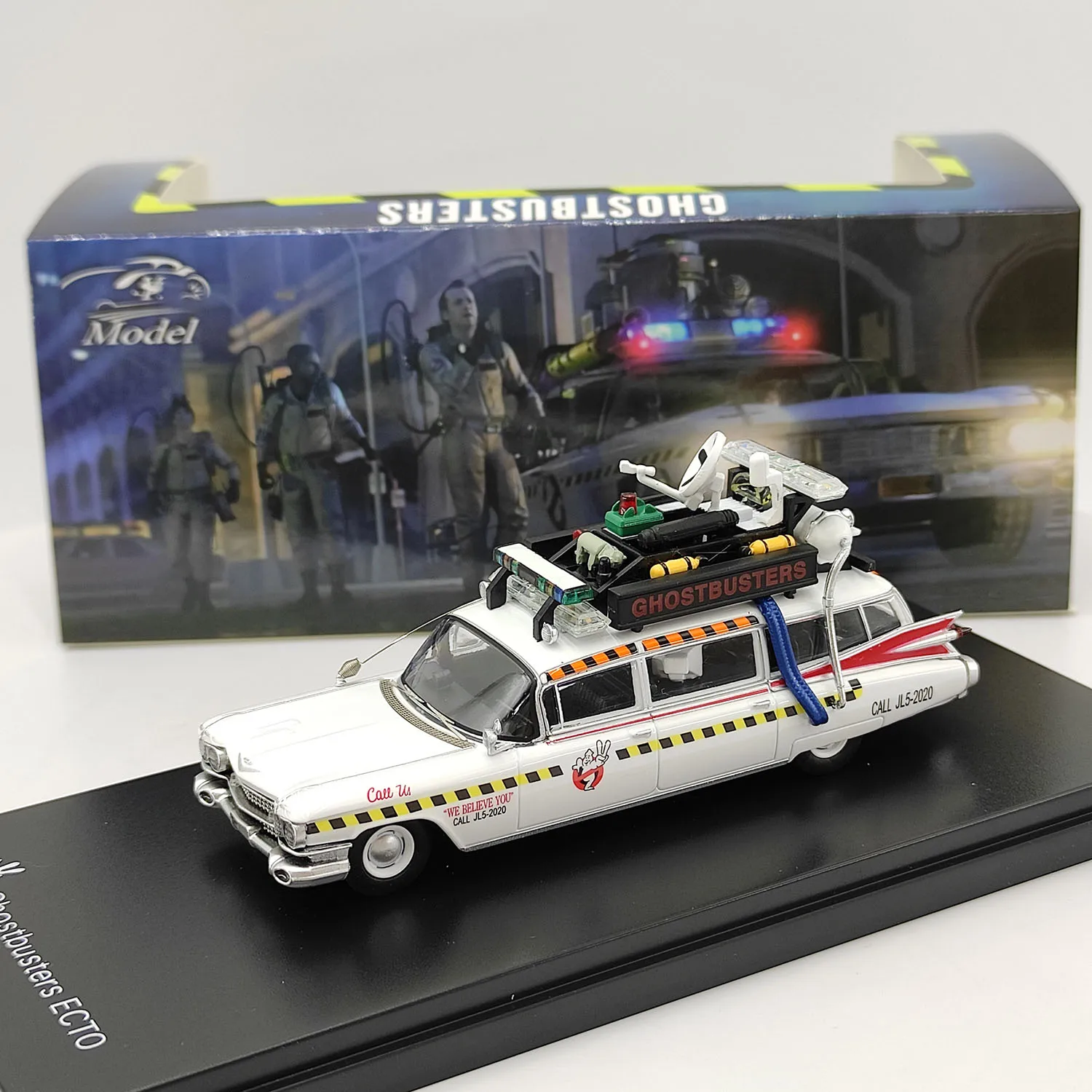 

Diecast YS Brave 1/64 Scale Cadillac Miller MOVIE Team Gacha Alloy Car Model Collectible Toy Gift Souvenir Display Ornament
