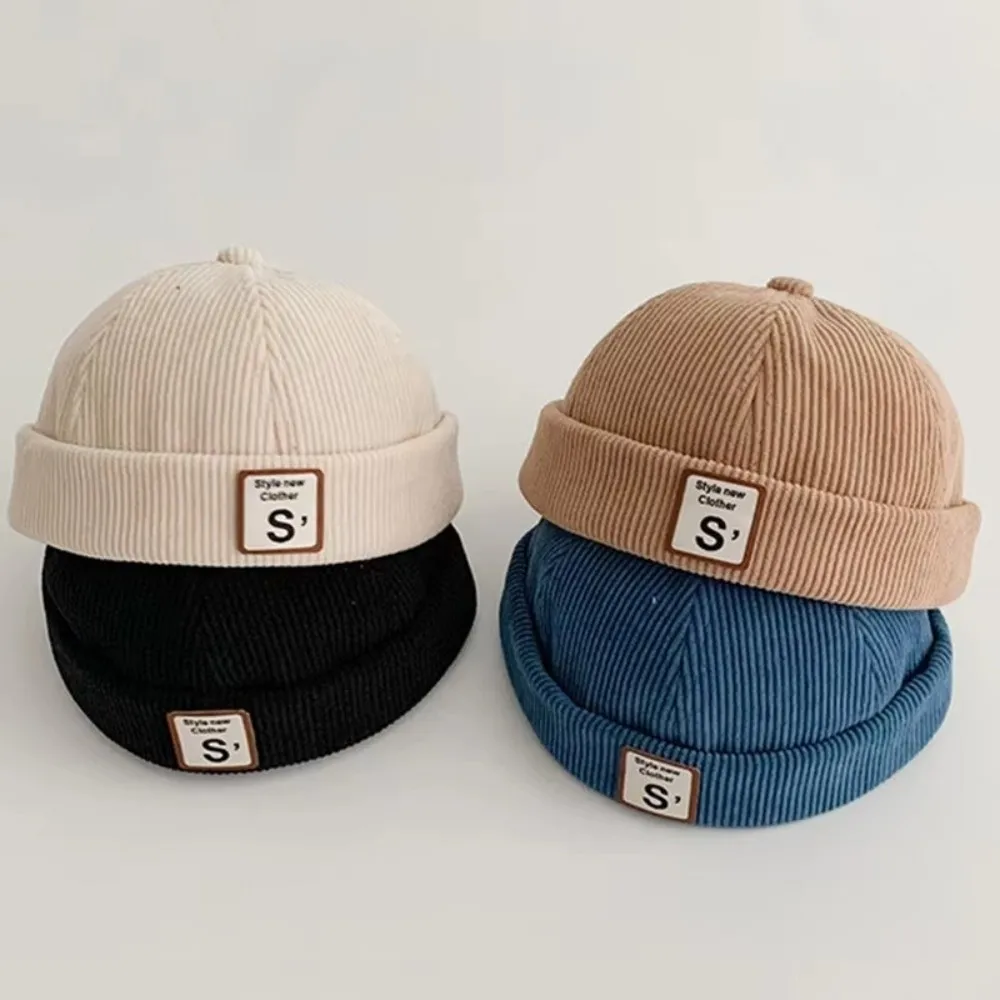 Cappello a cuffia Cappello da bambino in velluto a coste Cappello caldo regolabile in tinta unita Lettera ricamata Cappello Docker vintage invernale