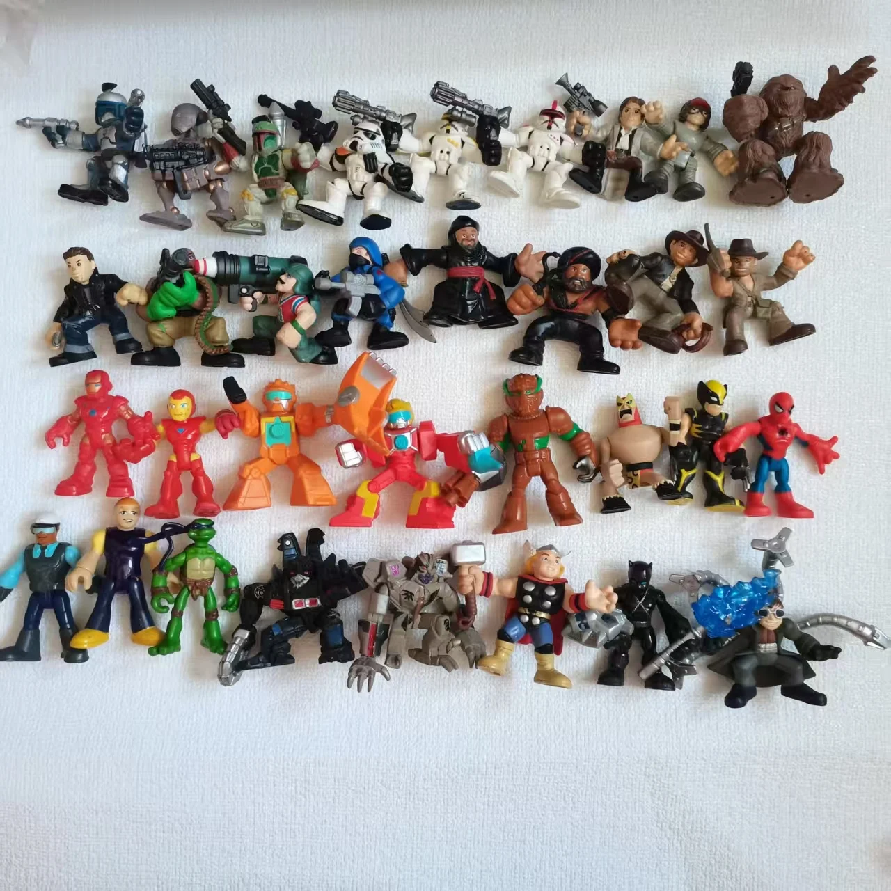 Figura de acción Groot Tree Man Galaxy Guardian Bounty Hunter Black Panthor superhéroe juguetes reales cómic coleccionables película de TV sin caja