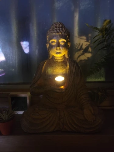 Resin Solar Buddha Statue Sculpture Garden Decor Light Zen Asian Japanese Garden Decoration Outdoor Front Porch Patio Yard Home photo review