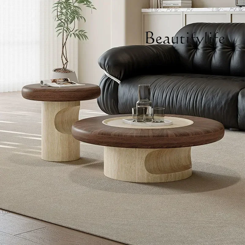 طاولة قهوة من الخشب الصلب مستوحاة من الطراز القديم من P-Tu مع نسيج محبب من الحجر الطبيعي، مثالية لغرف المعيشة الحديثة البسيطة. بريم