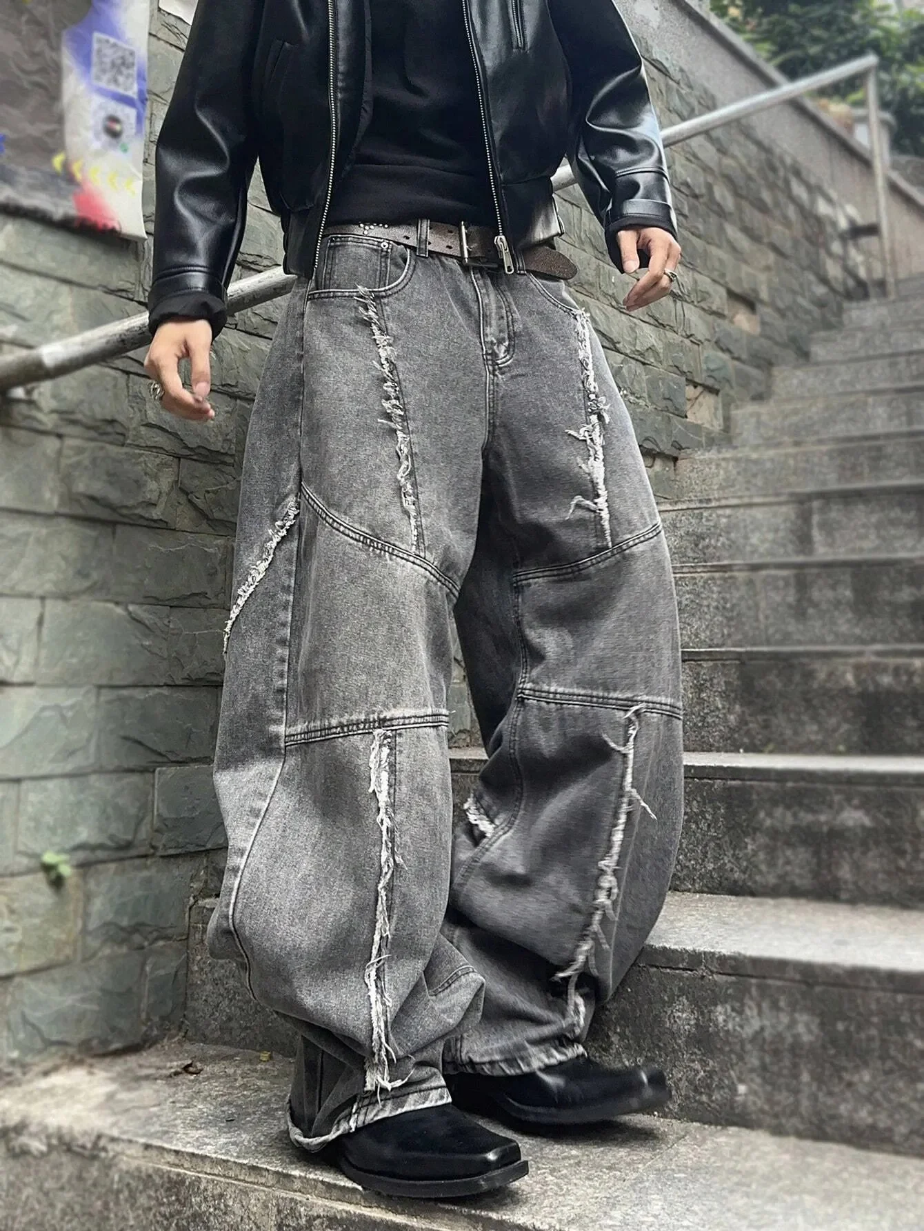 

Fashionable versatile denim trousers, washed cat whiskers, fashionable tassels for shopping and gatherings.