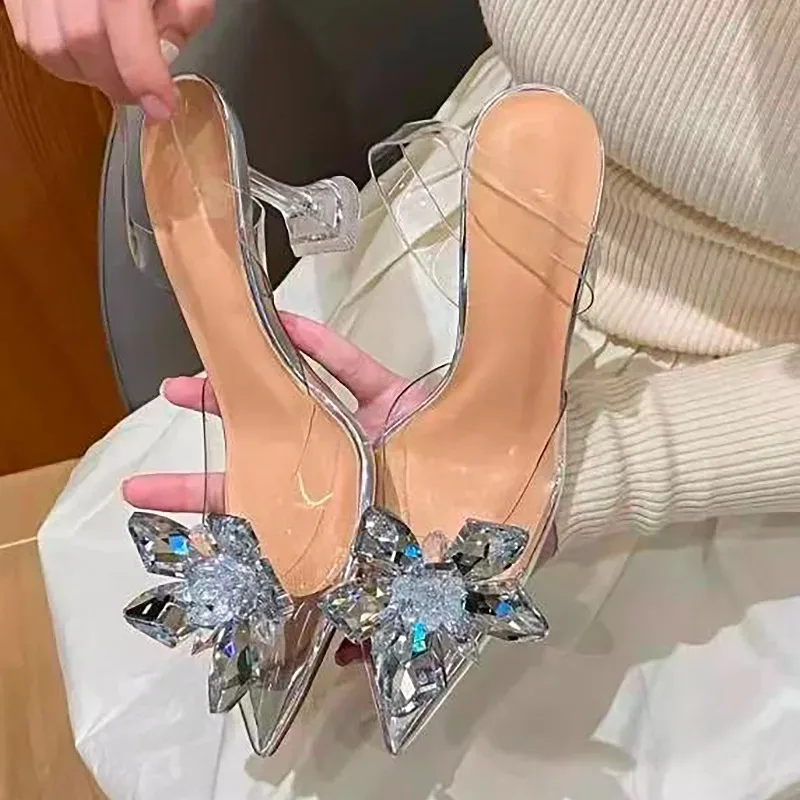 2026 Neue Coole Strass-Schleife High Heels Damen Stiletto Spitze Zehenpartie Umwickelte Zehen Sandalen