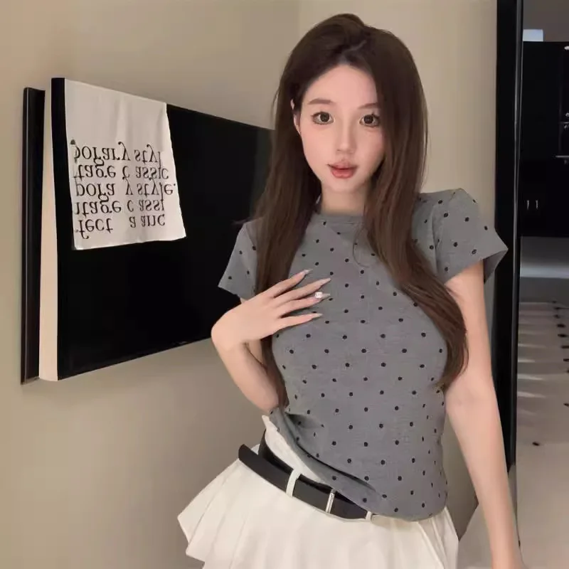 Sommerliches Polka-Dot-T-Shirt mit Rundhalsausschnitt und kurzen Ärmeln für Damen, figurbetontes Kurztop, Mädchen-Basisshirt, lässige Oberbekleidung, Damen-T-Shirt