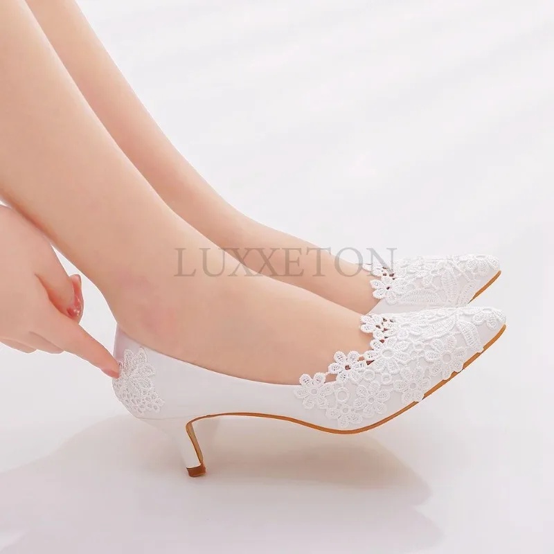 Elegant and Minimalist Lace Flower Upper Wedding Shoes White 5cm Pointed High Heels Bride Taking Wedding Photos Adult Shoes