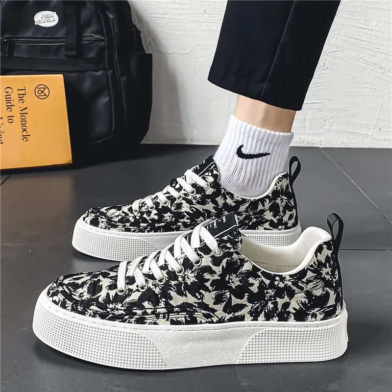 Men's Shoes 2023 Comfortable Breathable Canvas Shoes Thick Sole Korean Version Trend Versatile Fashion Elevated Casual Shoes