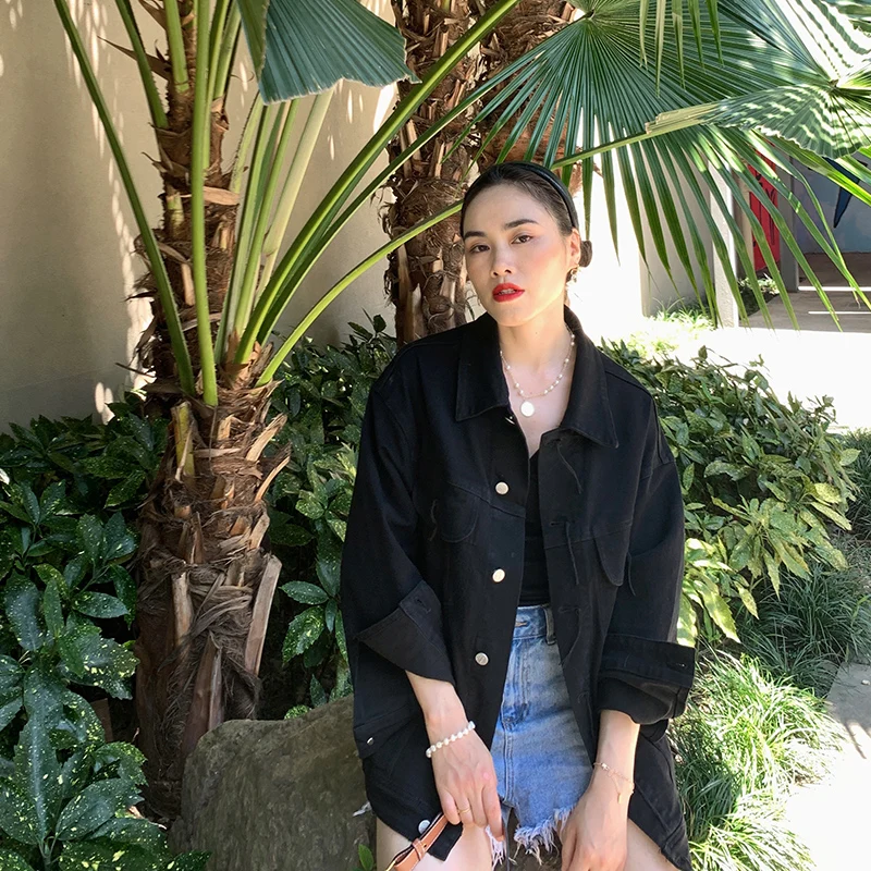 

Новая модная женская удлиненная джинсовая куртка свободного кроя в уличном стиле, весна-осень, повседневная, с воротником и пуговицами, из хлопка