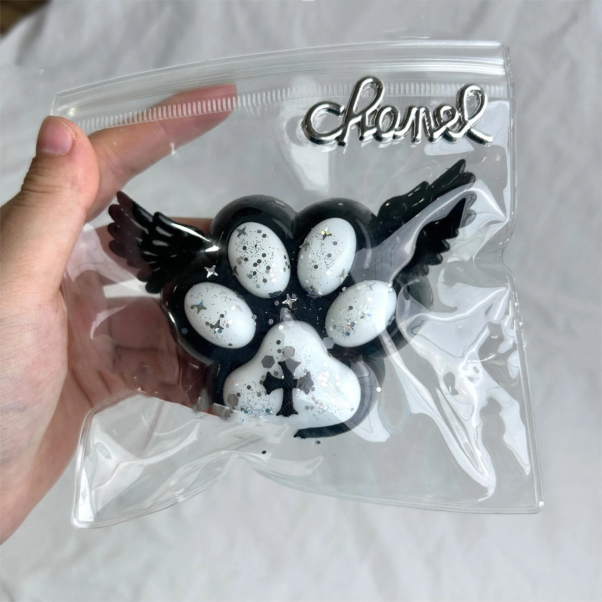 かわいい悪魔の猫の足のスクイーズおもちゃ、減圧ベントおもちゃ、超ソフト、ストレス解消、tprシミュレーション、新しい