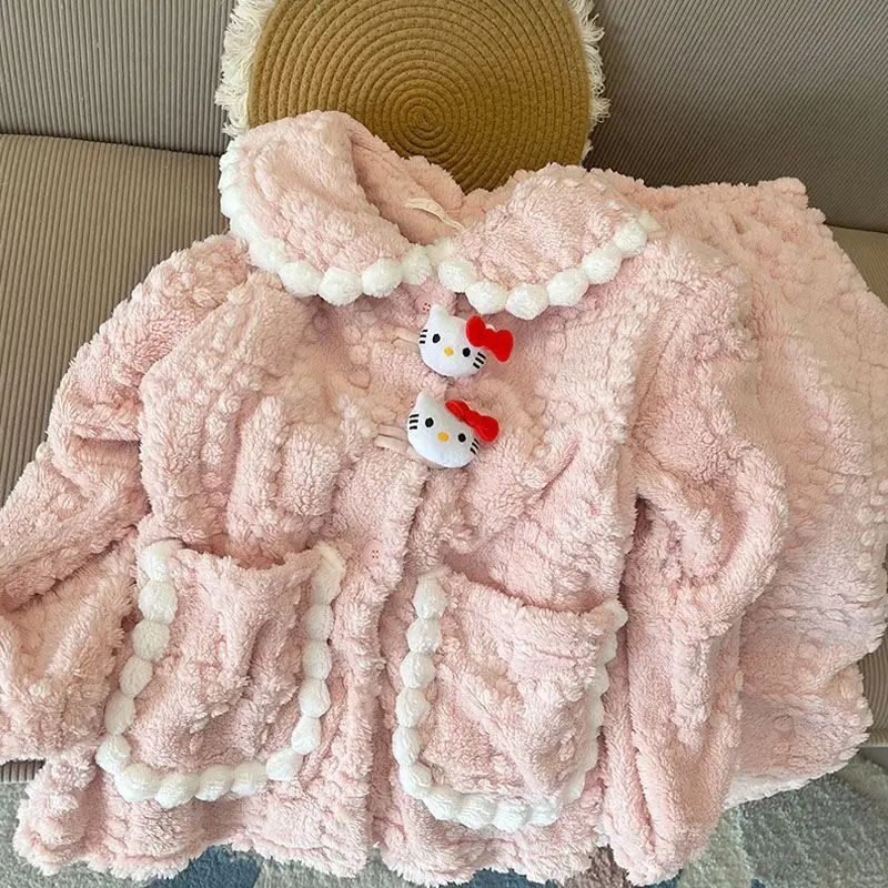 ชุดนอนเด็กผู้หญิง คอปกตุ๊กตา สีแอปริคอต ลายเฮลโลคิตตี้ ผ้ากำมะหยี่คอรัล หนานุ่ม แขนยาว กางเกงขายาว ชุดลำลองใส่ในบ้าน