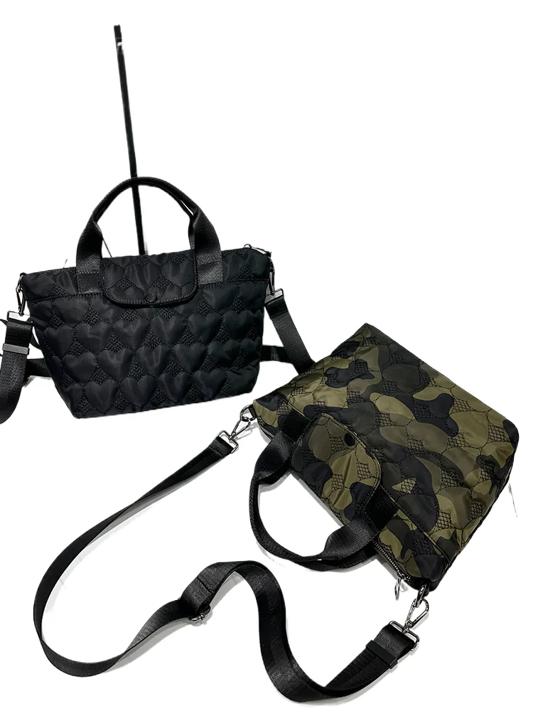 

Hand-held vegetable basket style dumpling bag, simple and casual camouflage waterproof nylon fabric medium-sized women's flap cr