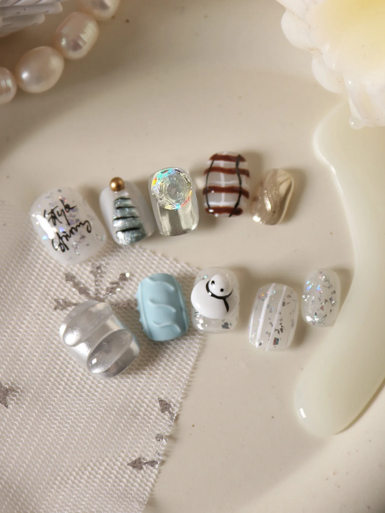 10Pcs Press on Nails Fake Nails Short White Blue Little Snowman Christmas Includes 1Sheet Adhesive Tabs &1 Pc Mini File