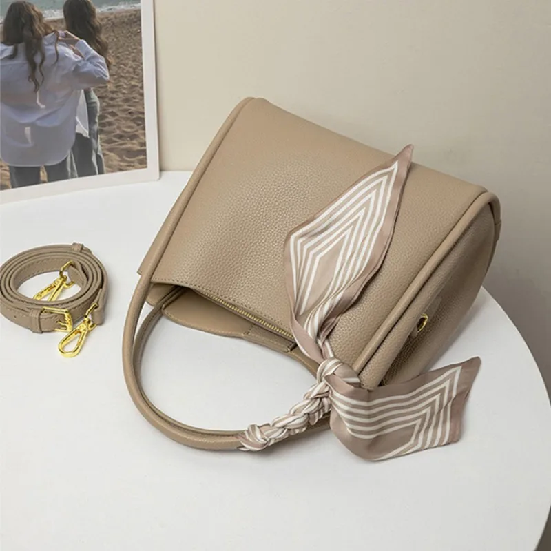 In Vogue Handbag Female New Style Dermis Bucket Bag Minority Light Luxury Crossbody Bag Fashion Magnetic Buckle